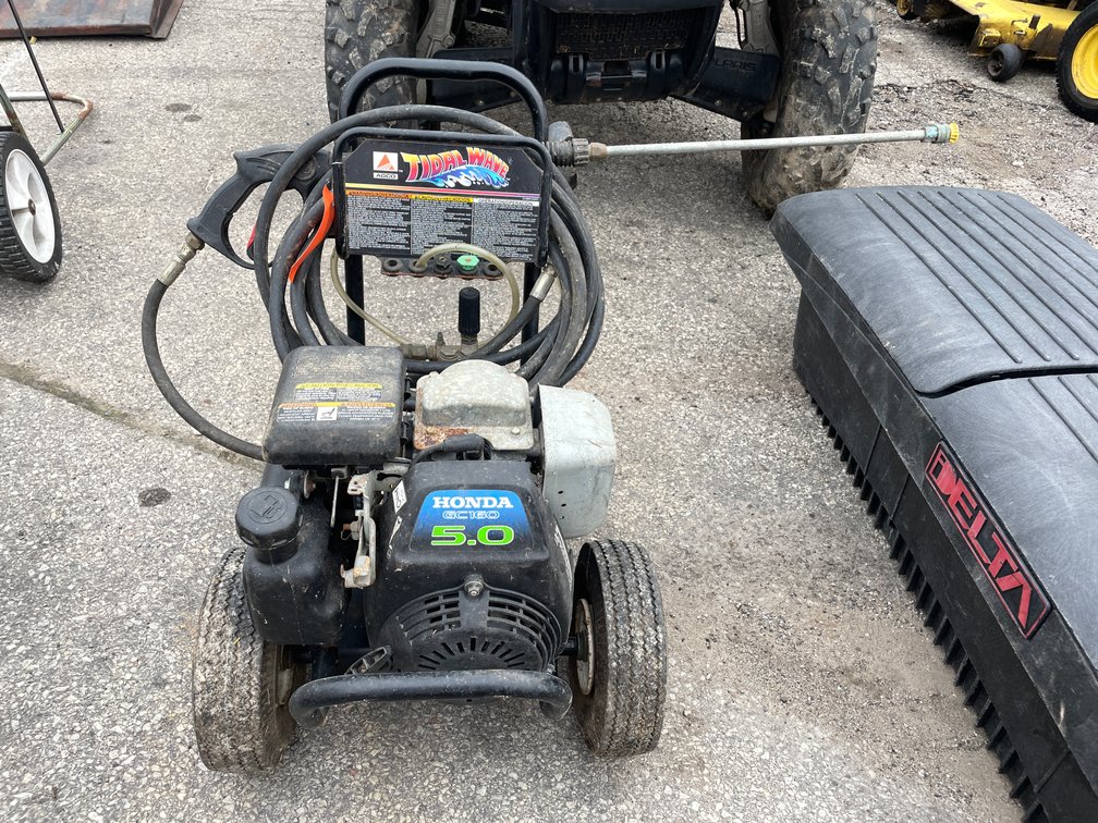Pressure Washer with Honda Motor (04)