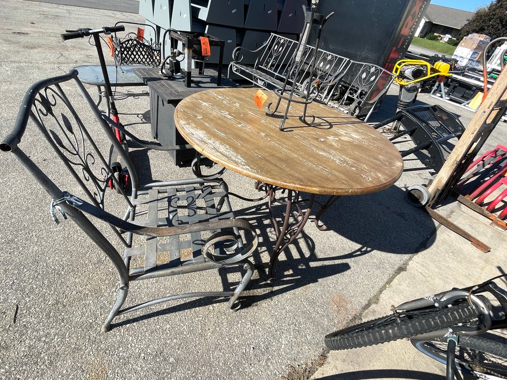 Patio Table and Chair (03)
