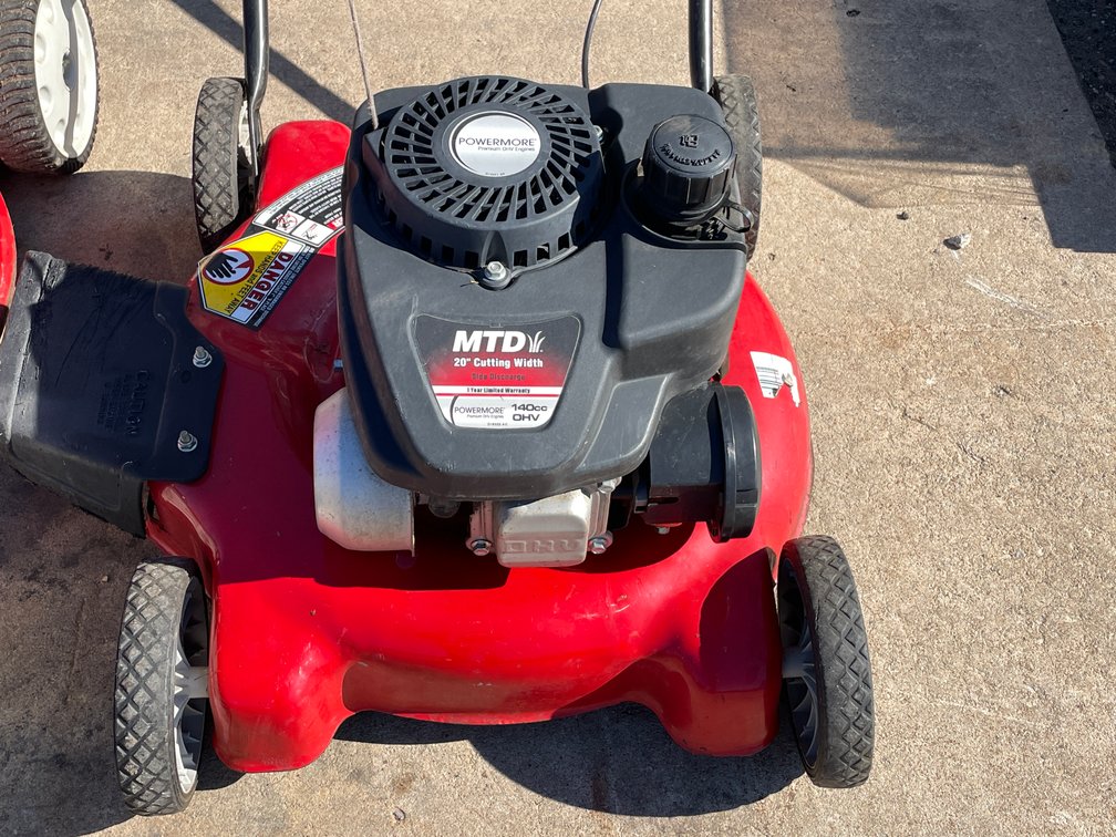 Red Lawn Mowers (03)