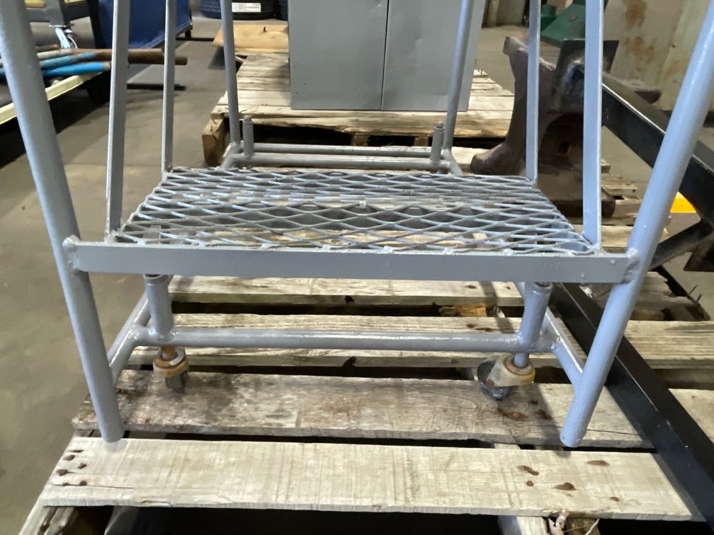 Rolling 4 Step Ladder (F)