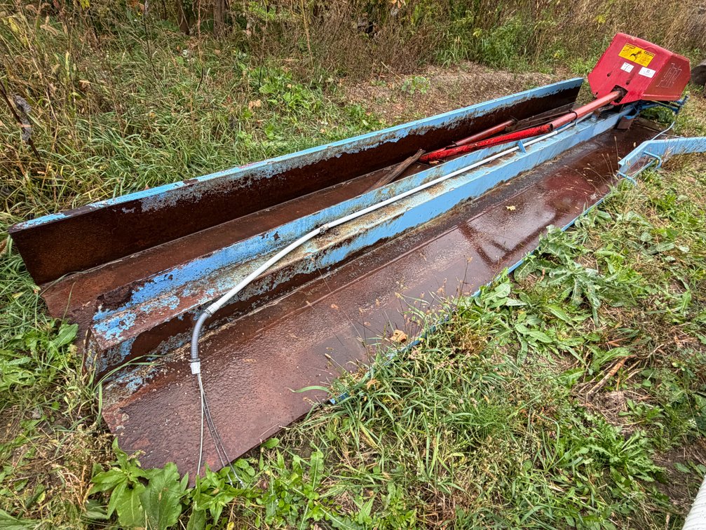 Patz Barn Cleaner Chute