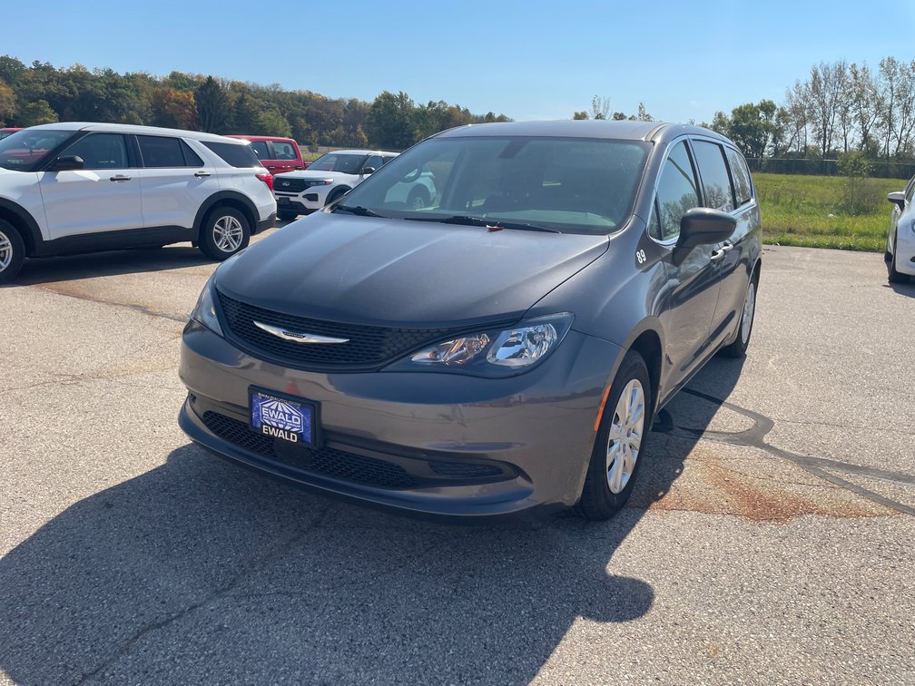 2021 Chrysler Voyager Mini Van (Has WI Title)
