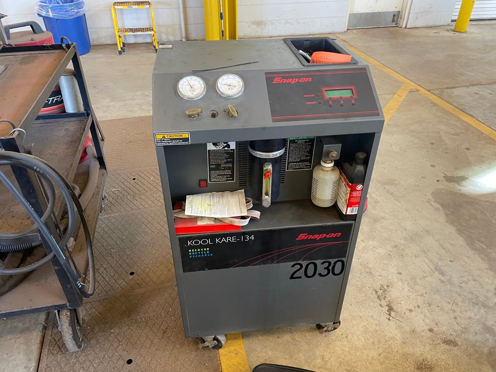 Snap On Cool Care-I34 A/C Recovery Unit