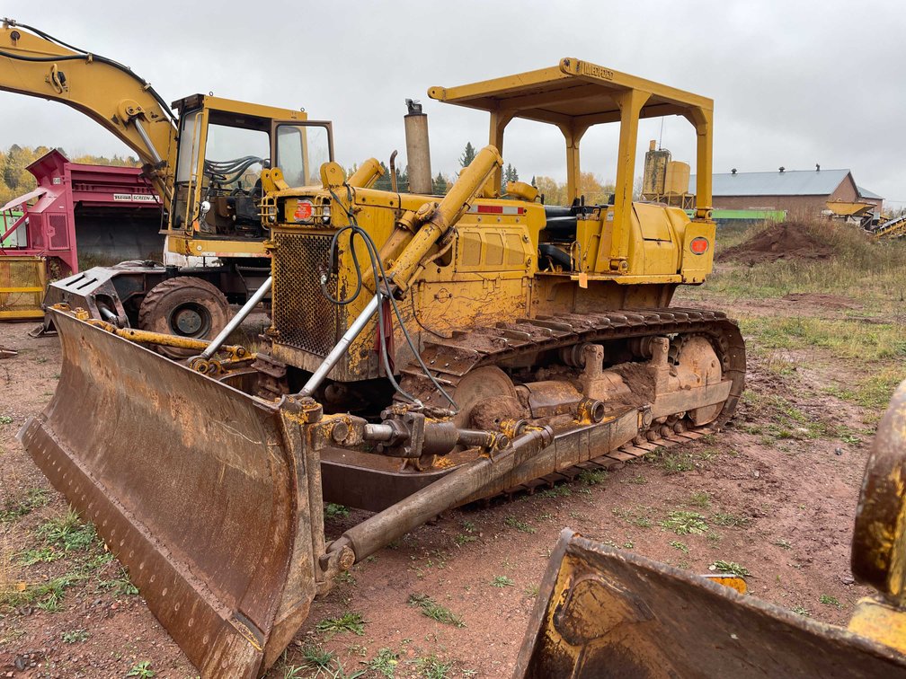 Komatsu D65F-6 Track Dozer