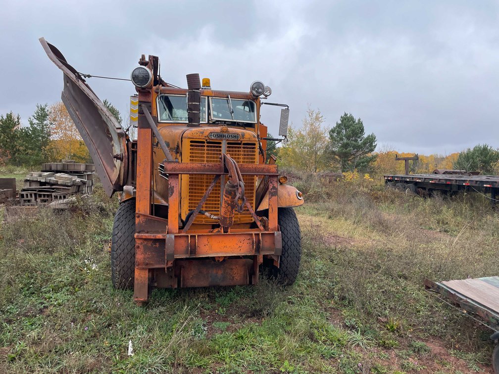 1969 Oshkosh 4x4 Plow Truck (No Title)