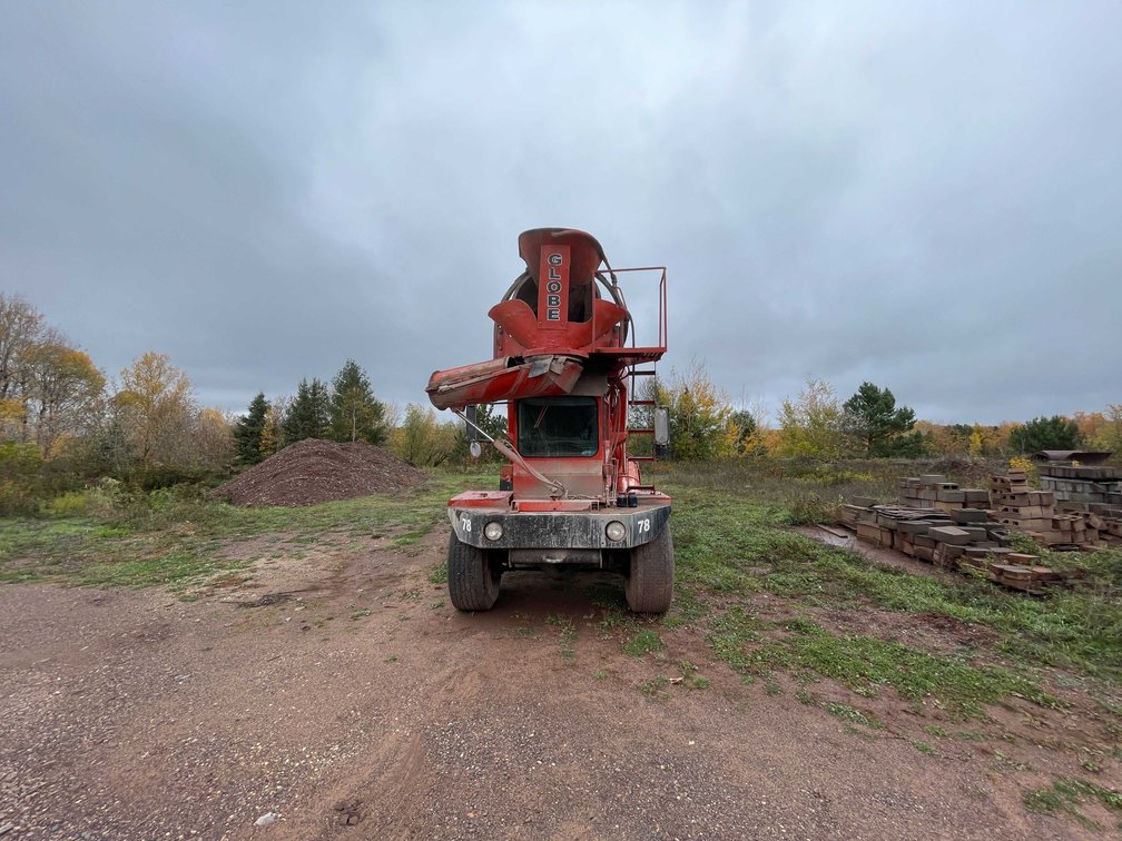 1978 Oshkosh Quad Axle Front Discharge Concrete Mixer (Has MI Title)