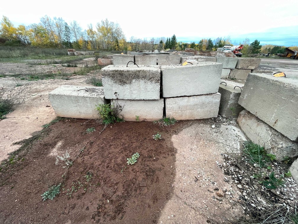 (10) Concrete Blocks