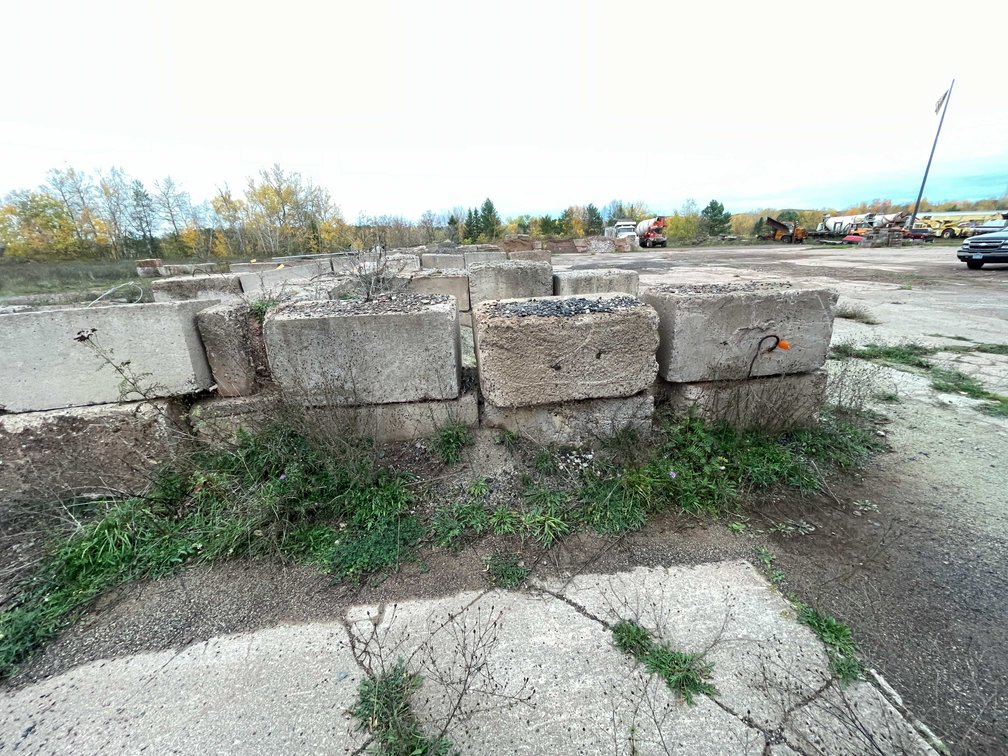 (10) Concrete Blocks