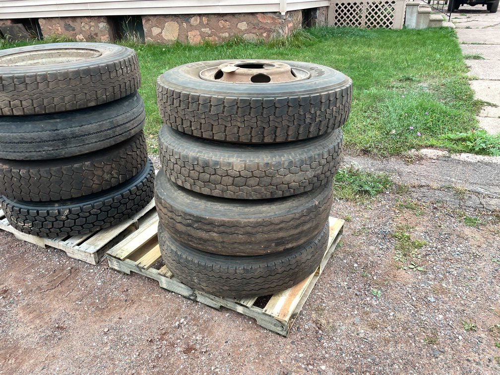 (4) Tires