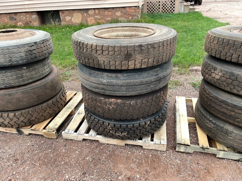 (4) Tires