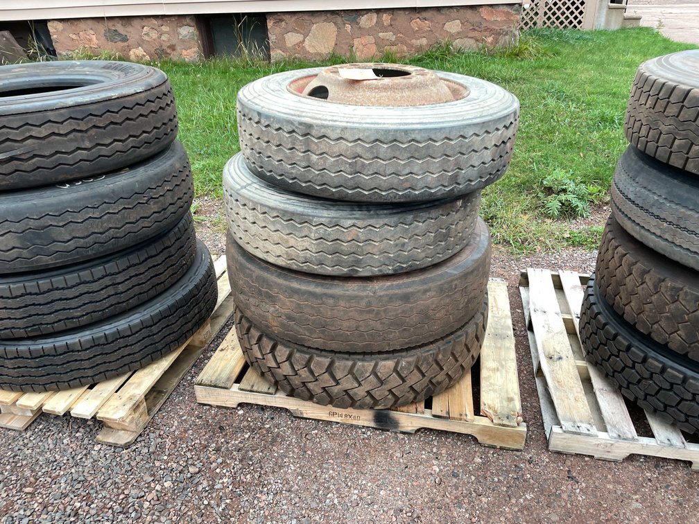 (4) Tires