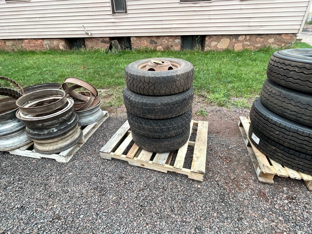 (4) Tires