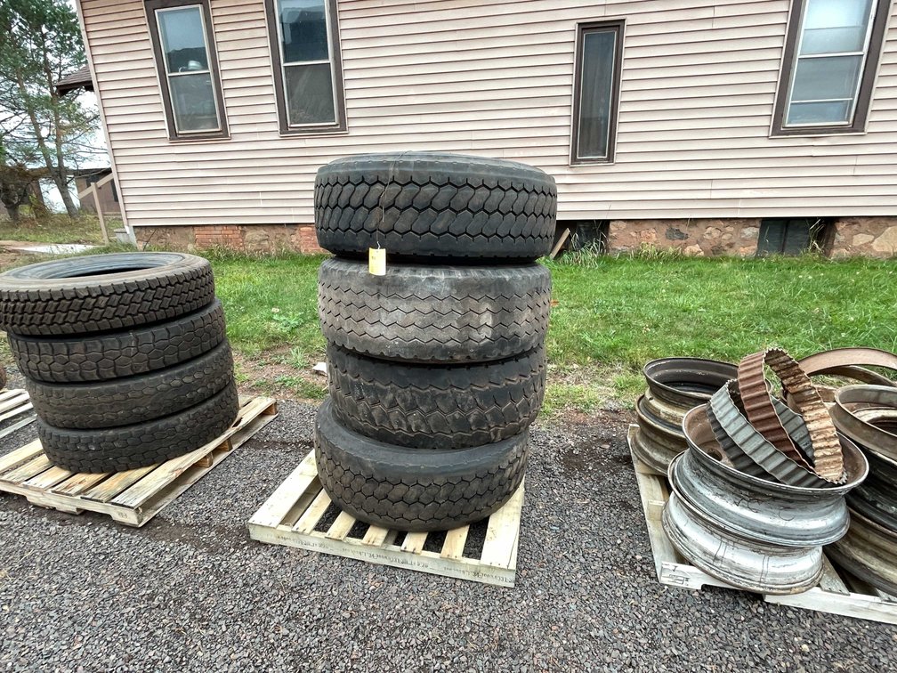 (4) Tires