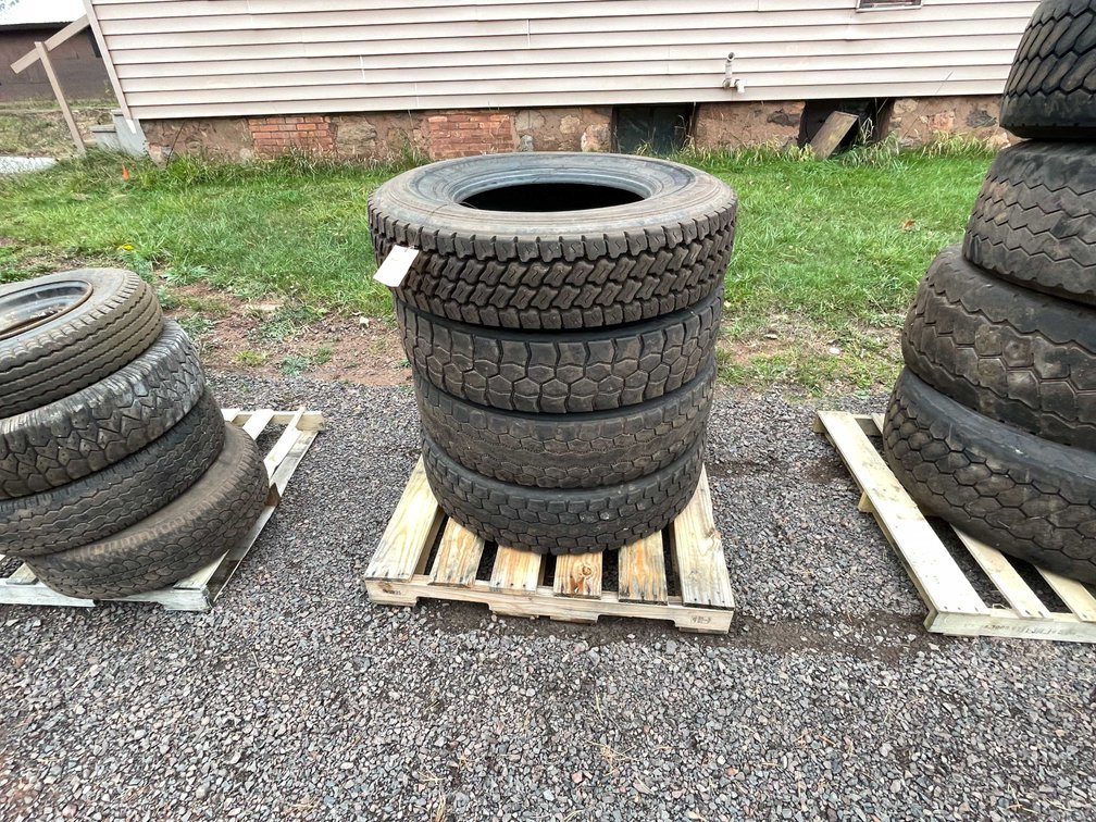 (4) Tires