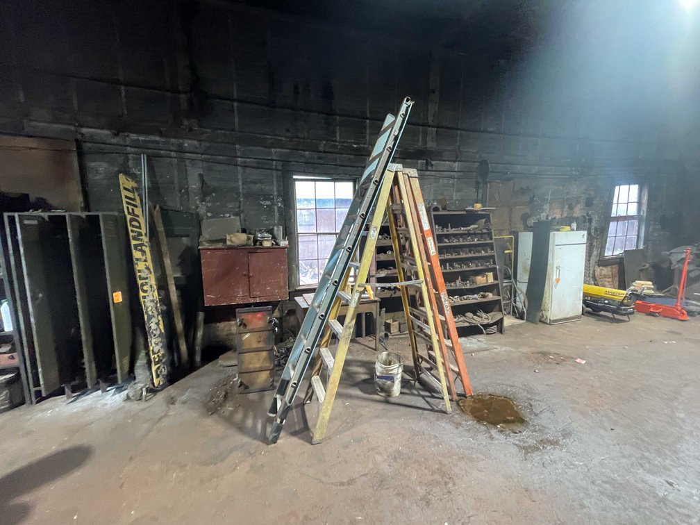 (3) Ladders