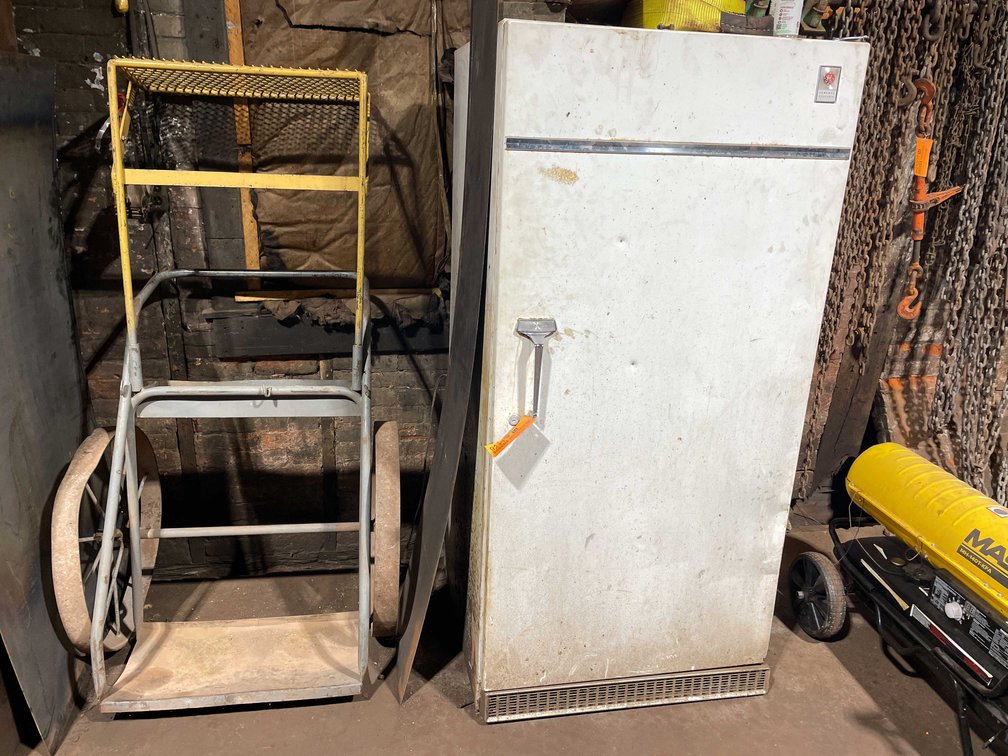 Refrigerator