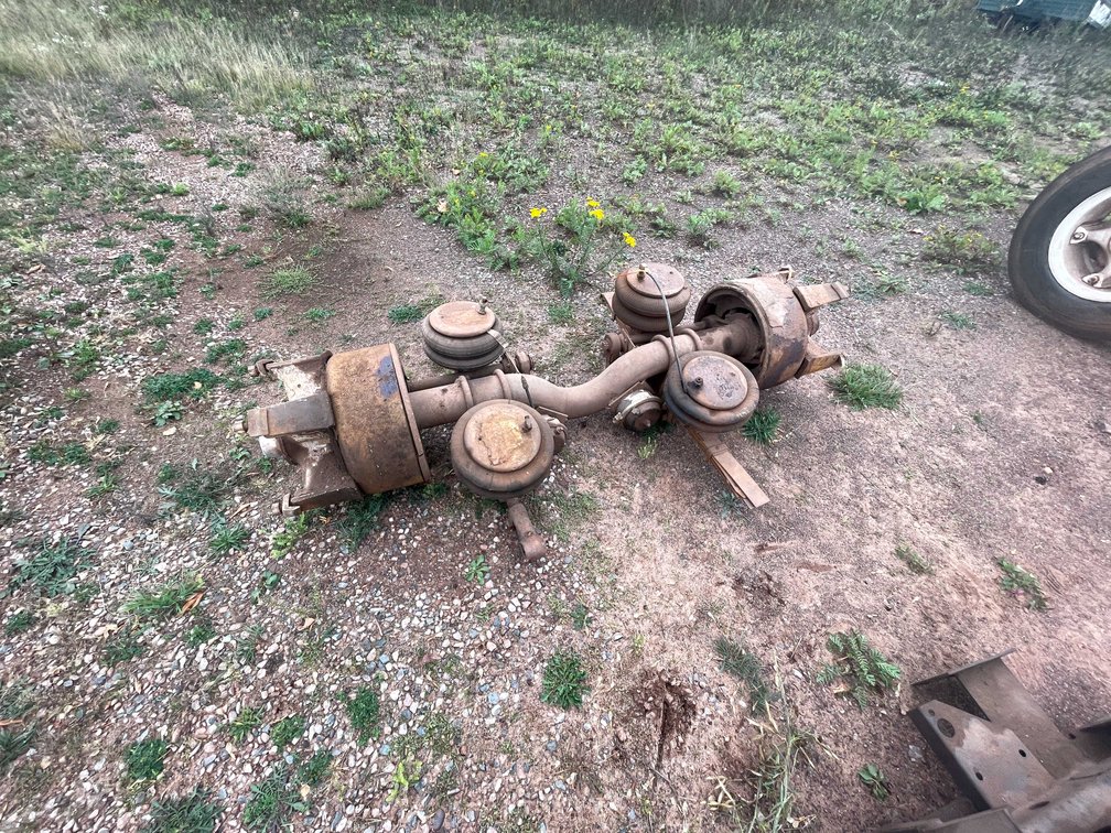 Pusher Axle