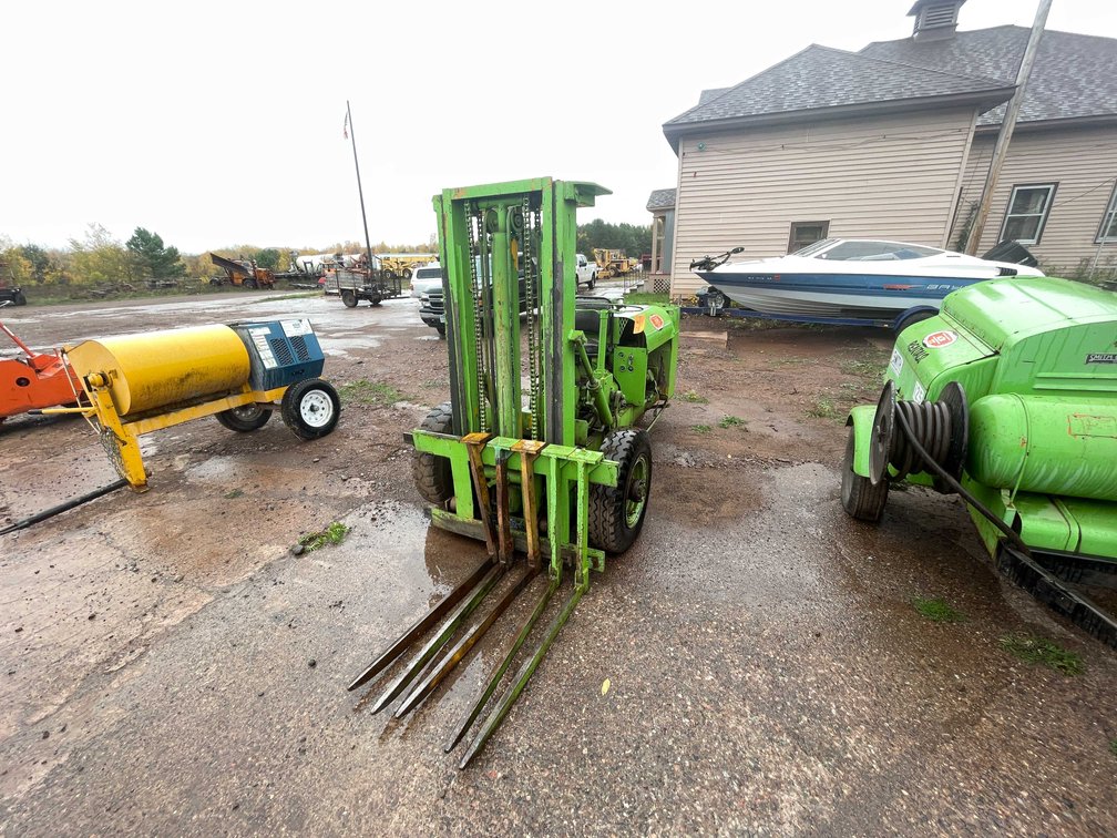 Erickson Power 3-Wheeled Lift Truck
