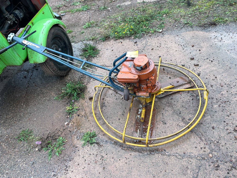 Concrete Screed
