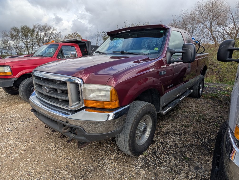 2000 F350 (clean WI title)