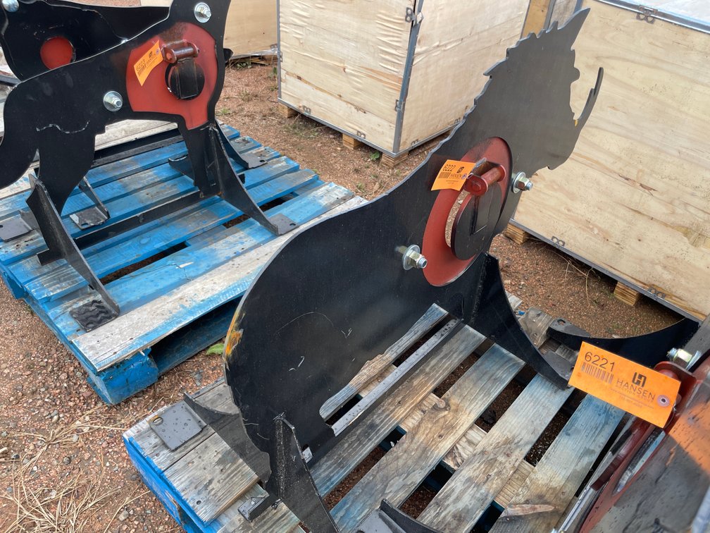 New KC AR500 Steel Boar Shooting Target with Heart Flapper