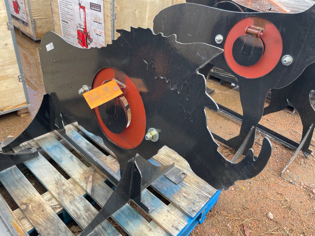 New KC AR500 Steel Boar Shooting Target with Heart Flapper