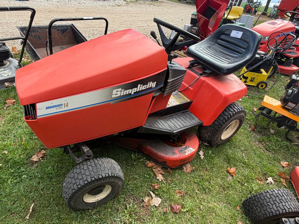 Simplicity Broadmoor Lawn Tractor