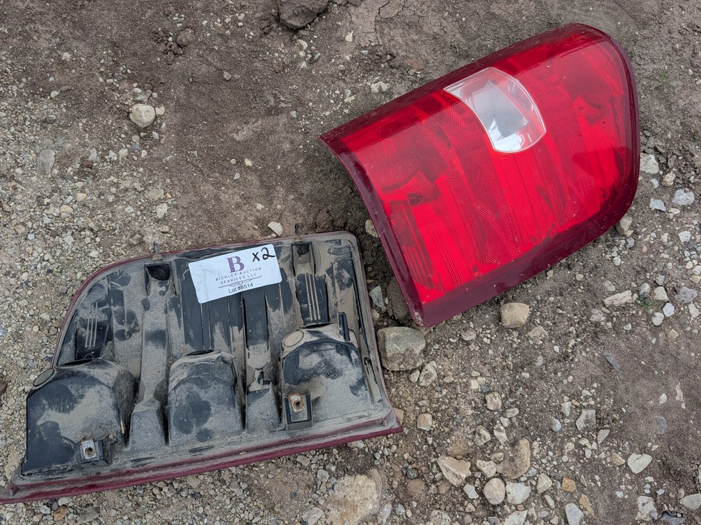 2009 GMC Tail Lights