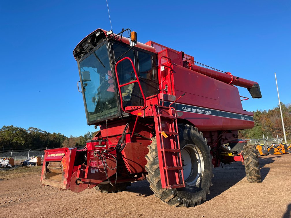 1991 IH 1660 Axial Flow Combine