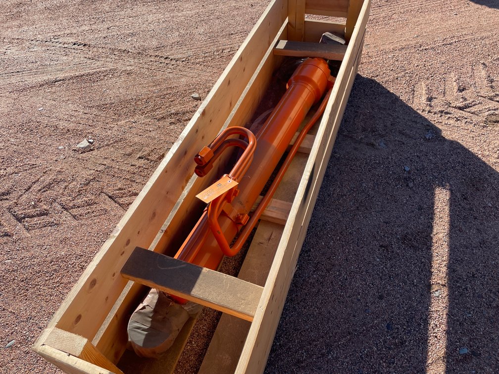 New Hitachi/ John Deere Hydraulic Cylinder For 180C Wheeled Excavator