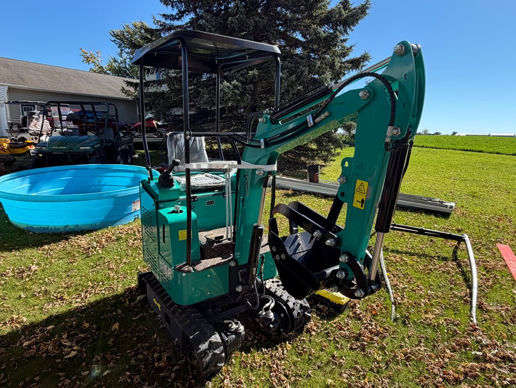 CF Industrial H16R Mini Excavator