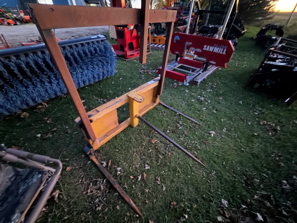 Skid Loader QT Bale Spear