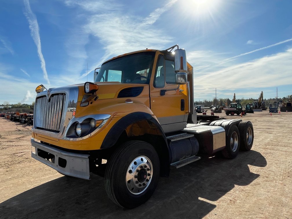 2009 International 7600 Workstar Tandem Axle Day Cab (Has IL Title)
