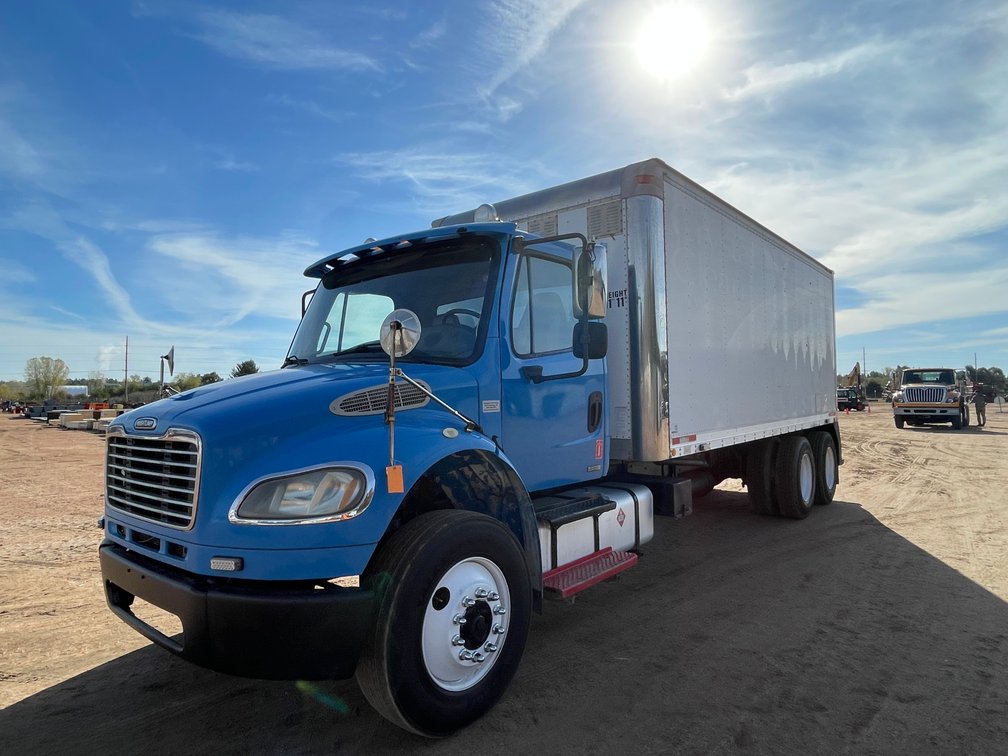 2005 Freightliner M2 Van Truck (Has MI Title)