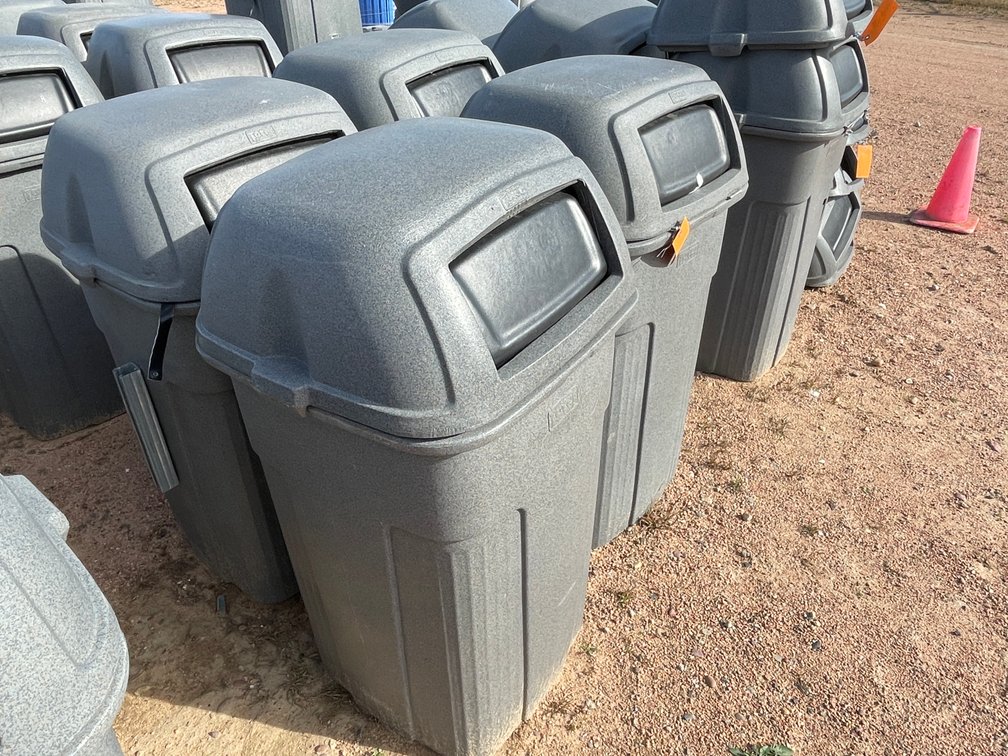 (4) Poly Garbage Cans