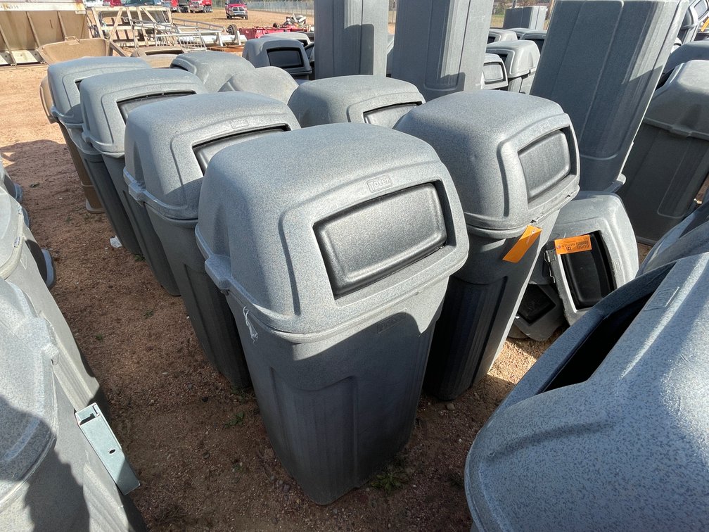 (4) Poly Garbage Cans