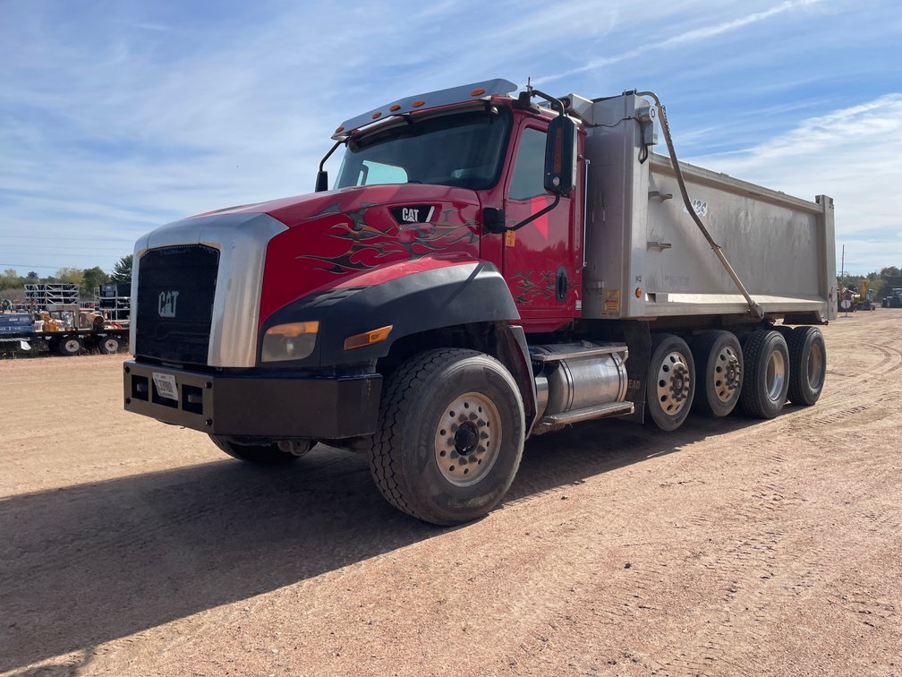2016 CAT CT660L Quad Axle Dump Truck (Has WI TItle)