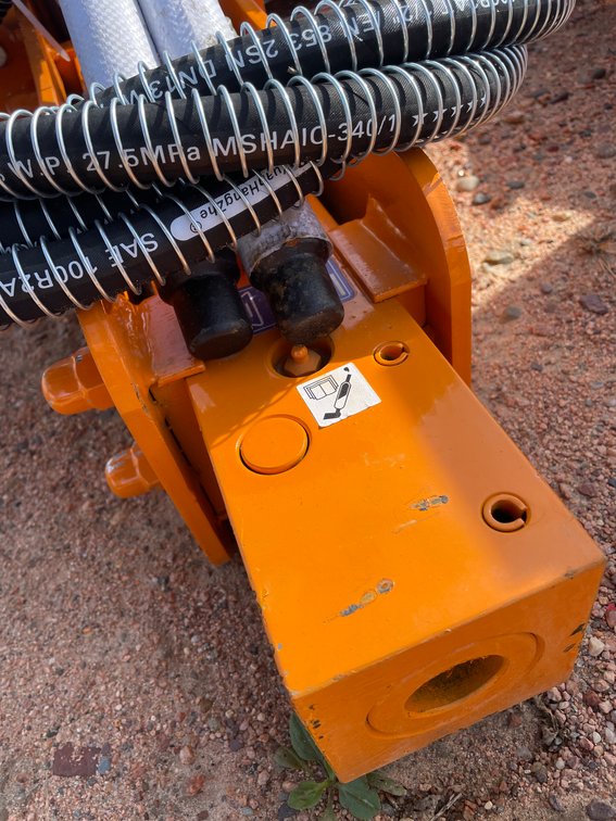 LandHonor Mini Hydraulic Breaker Attachment