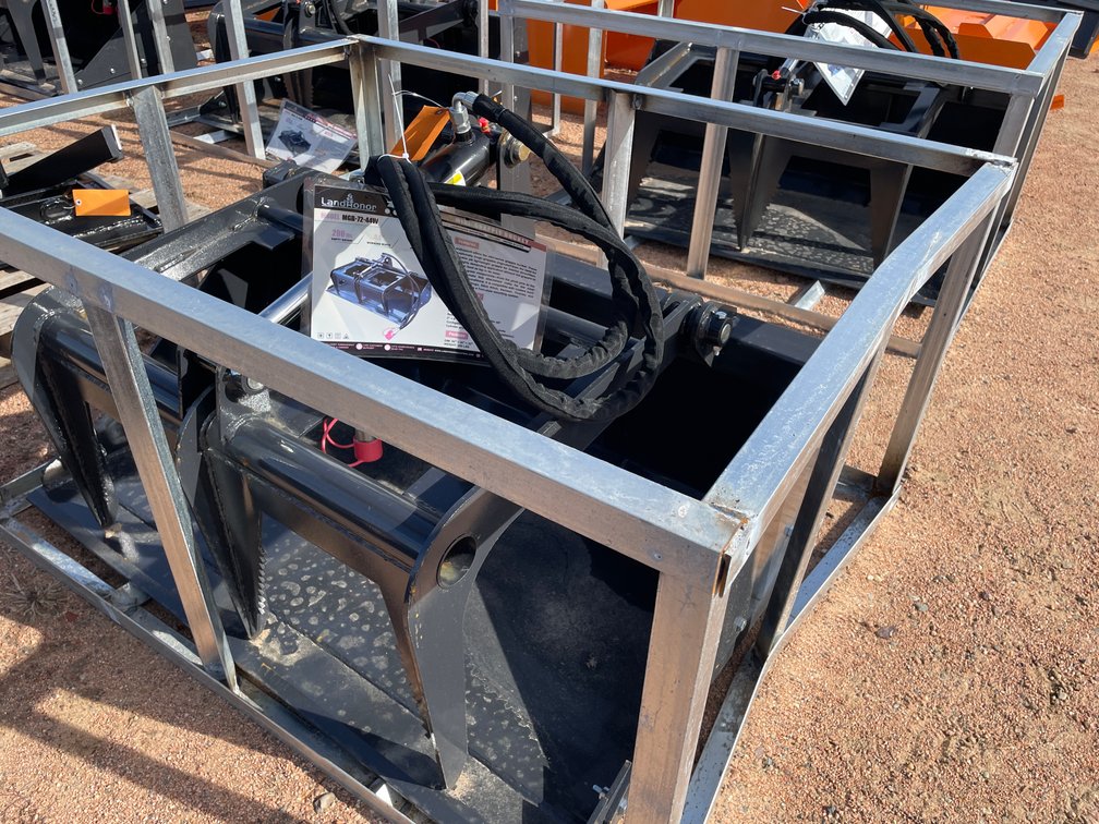 LandHonor Mini Skid Steer Grapple Bucket Attachment