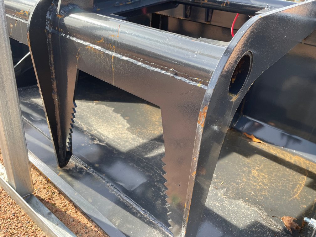 LandHonor Mini Skid Steer Grapple Bucket Attachment
