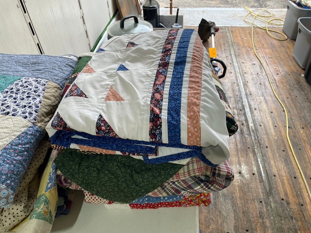 (4) Quilts