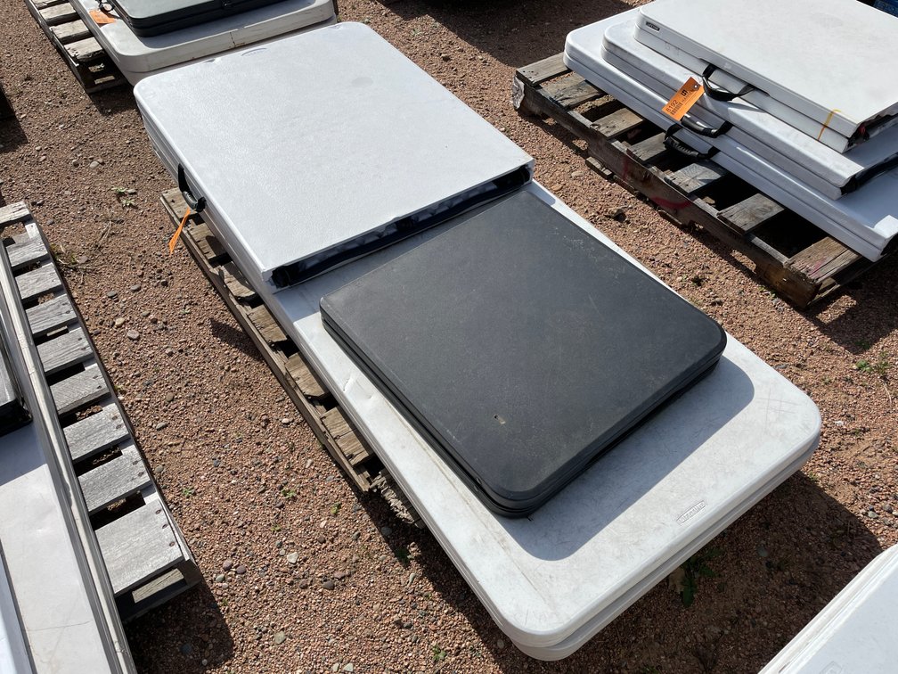 (4) Folding Tables