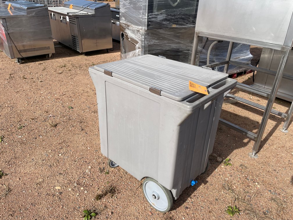 Howe Ice Caddy