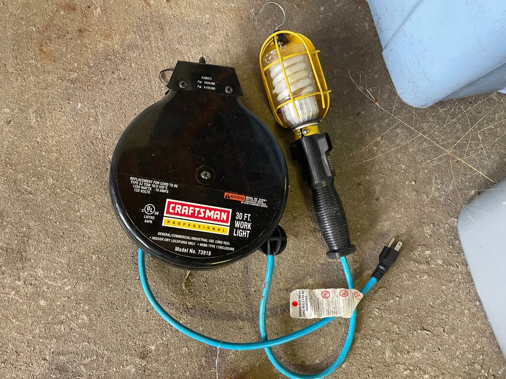 (2) Craftsman 30' Work Lights