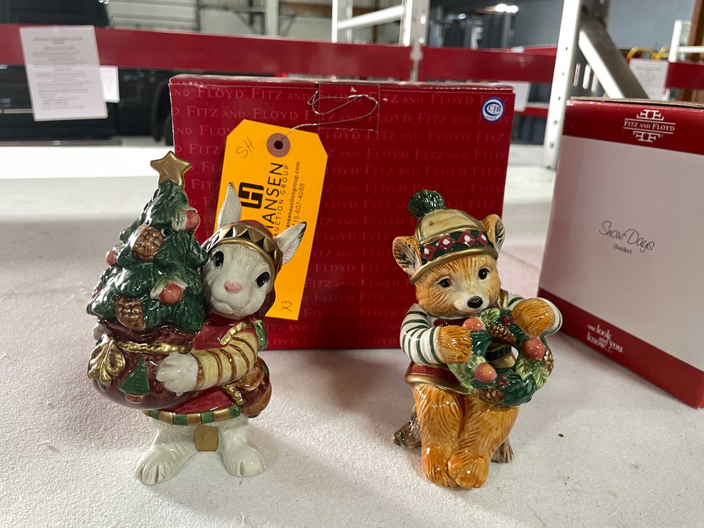Salt and Pepper Shakers (T3)