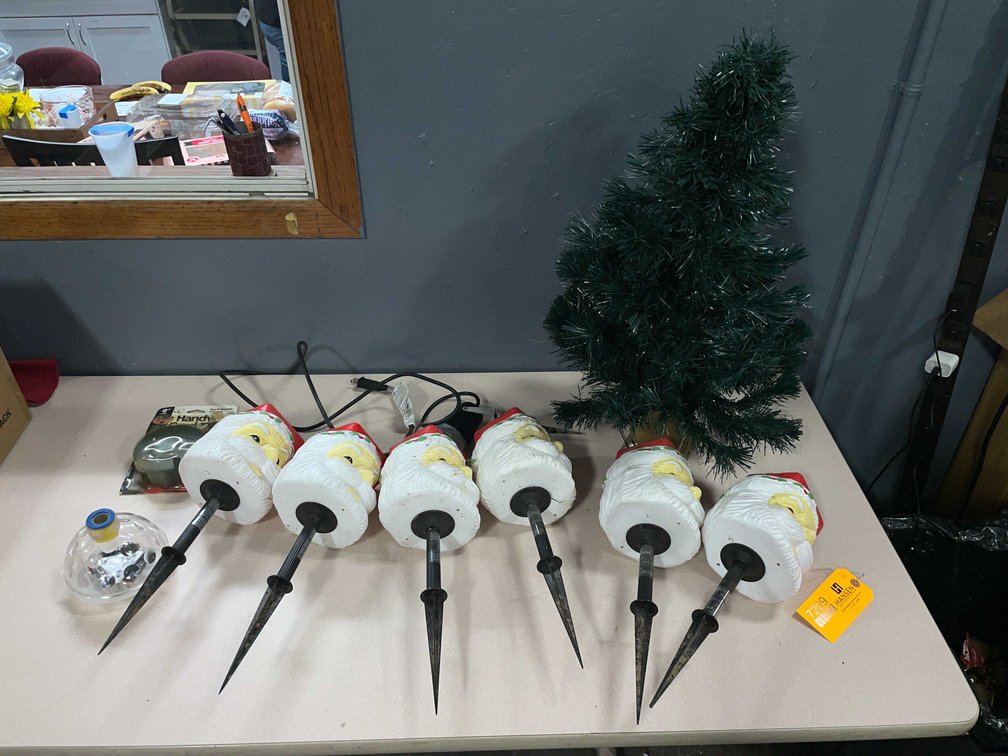 Christmas Decorations (T3)