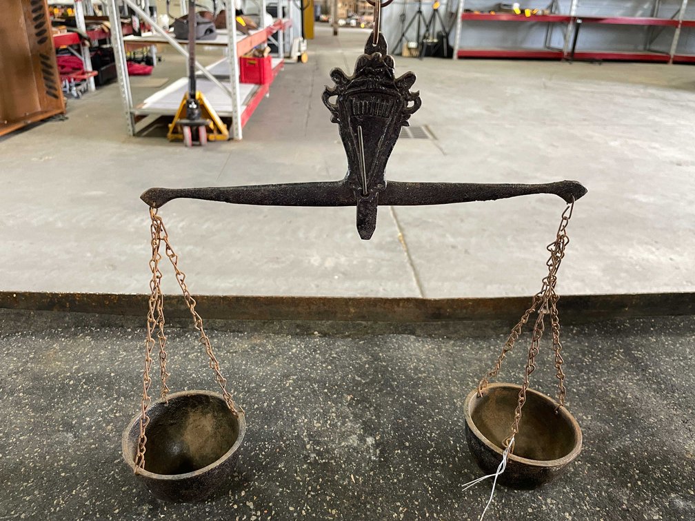 Vintage Cast Iron Scale (T3)