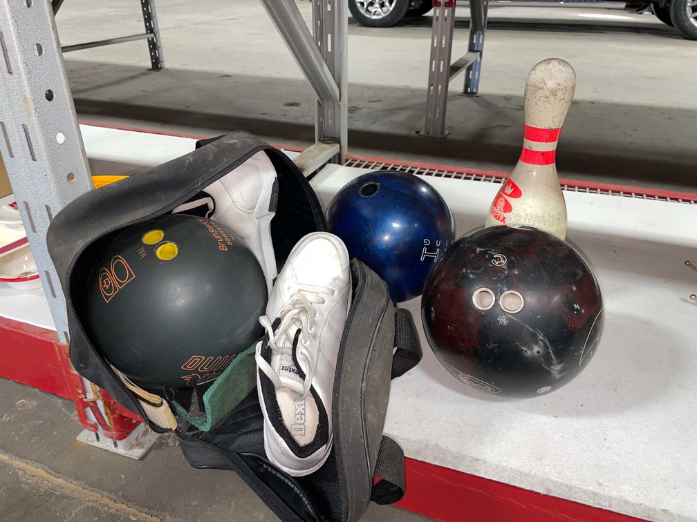 Bowling Balls (T3)