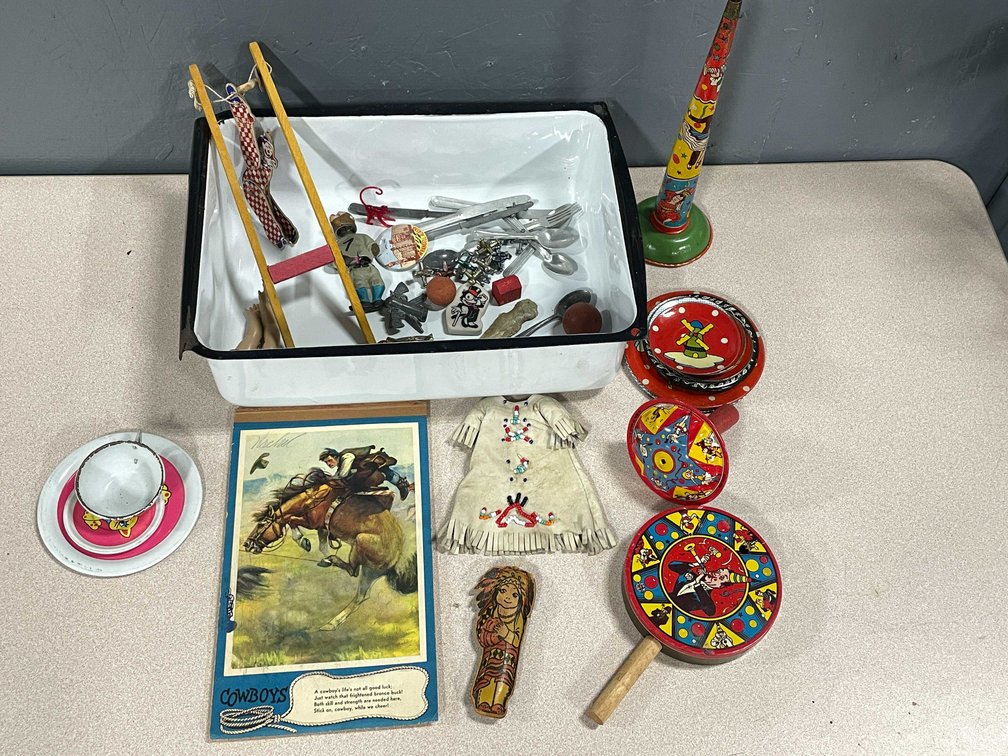 Vintage Toys (T4)