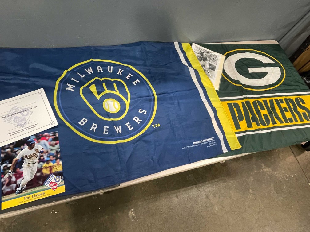 Packers and Brewers Flags (T4)